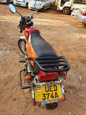 TVS Apache 180 RTR 2015 Red