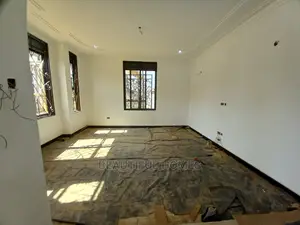 Furnished 5bdrm Mansion in Kira Tarmack for Sale