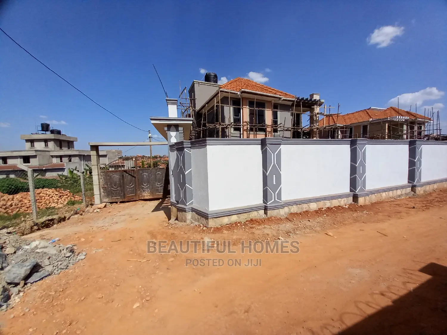 Furnished 5bdrm House in Kira for Sale