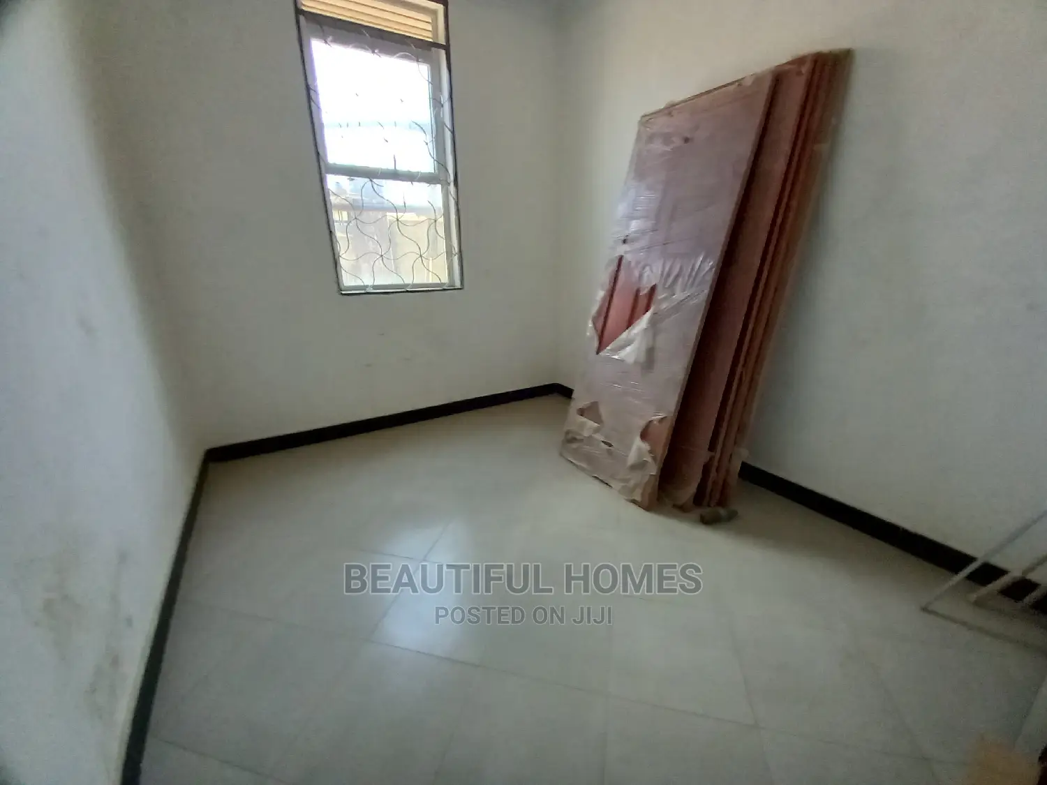 Furnished 5bdrm House in Kira for Sale