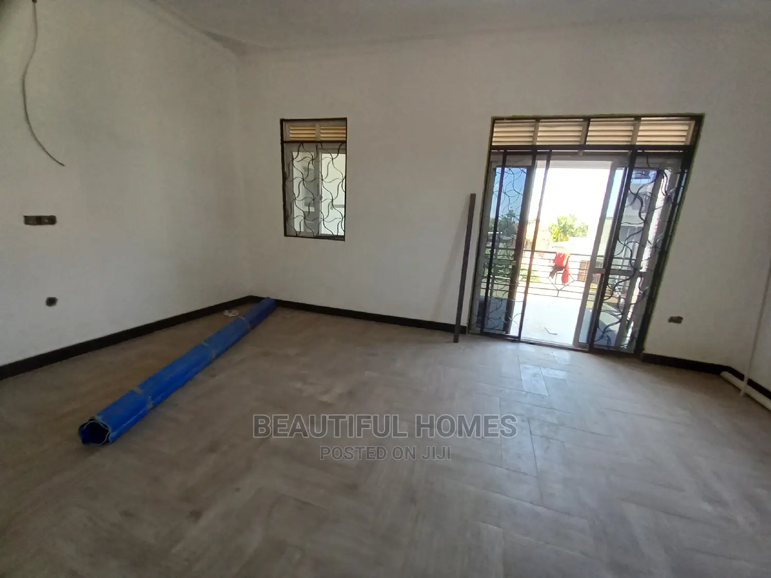 Furnished 5bdrm House in Kira for Sale