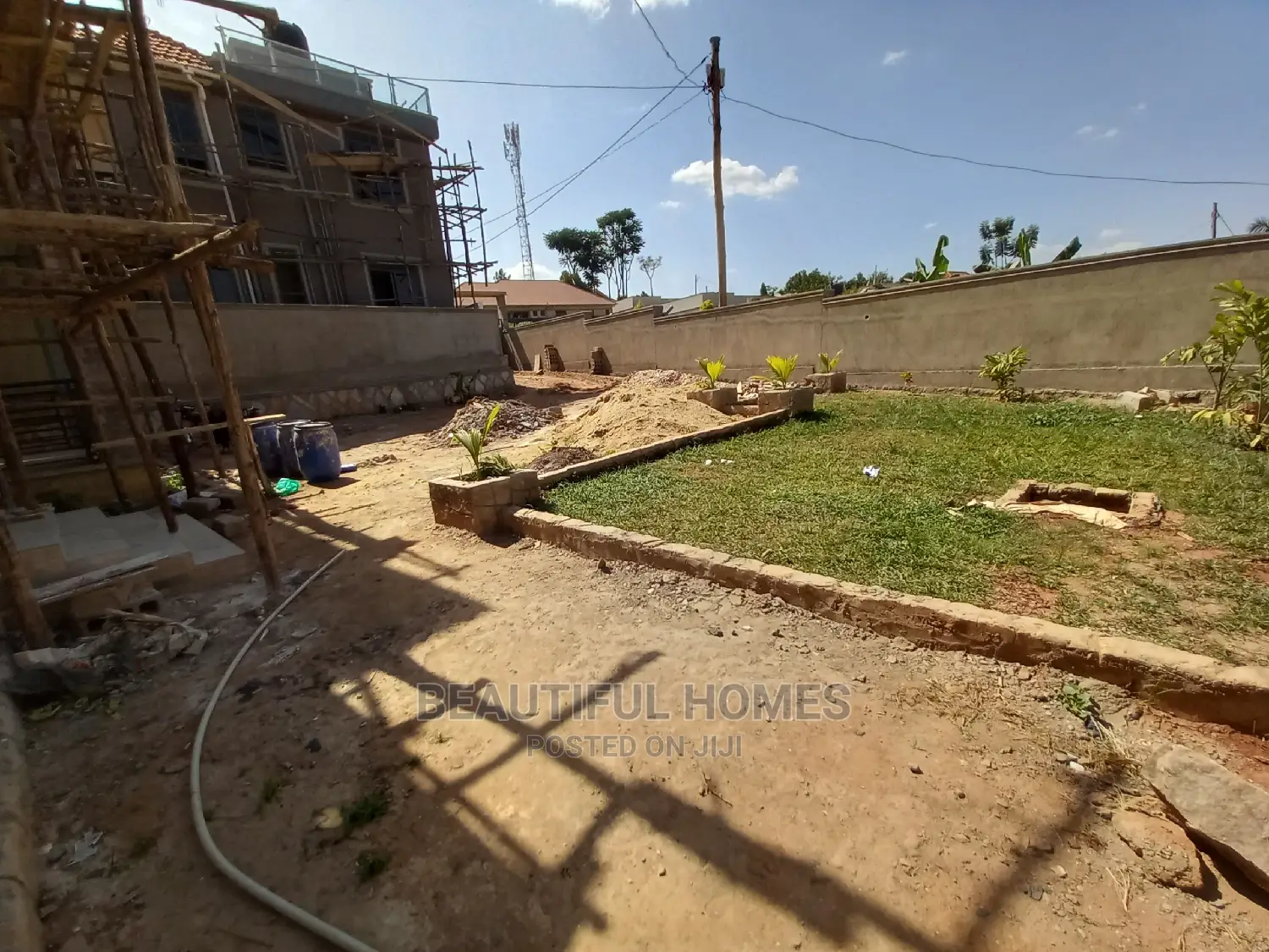 Furnished 7bdrm Mansion in Kira for Sale