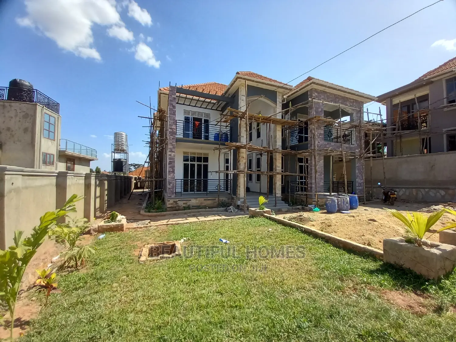 Furnished 7bdrm Mansion in Kira Lake View for Sale