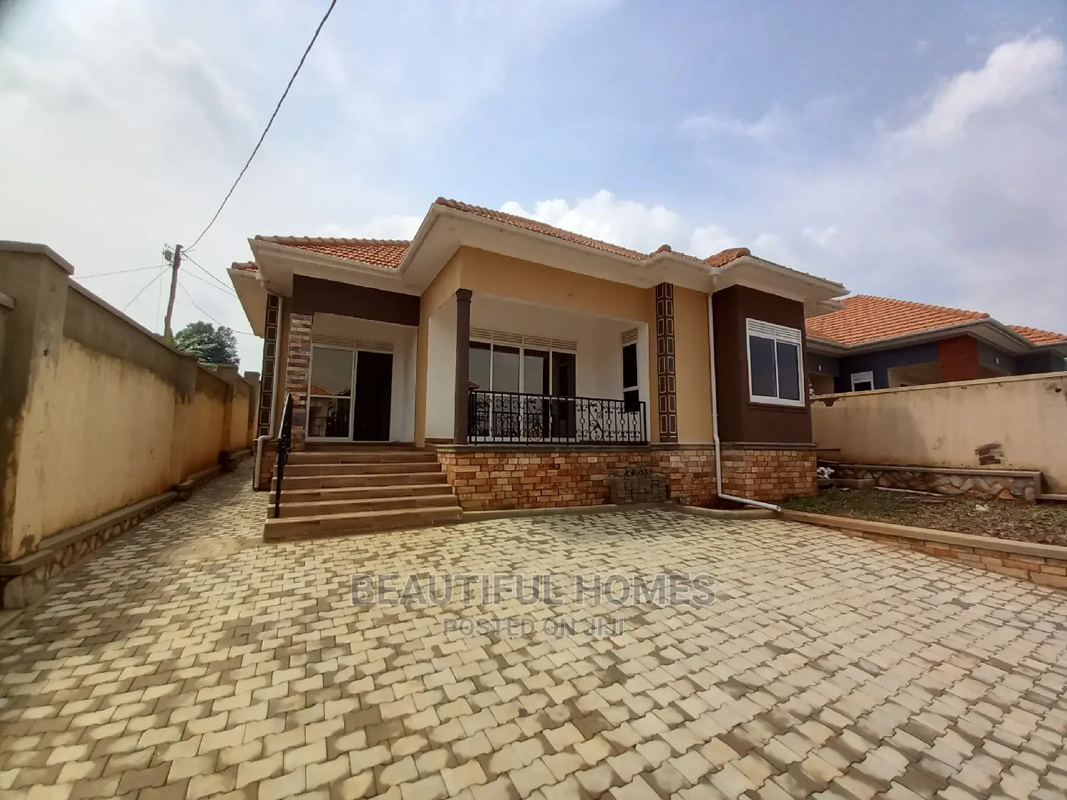 Furnished 4bdrm House in Kira All Tarmack for Sale