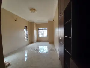 Furnished 4bdrm Villa in Tarmacked, Kira for Sale