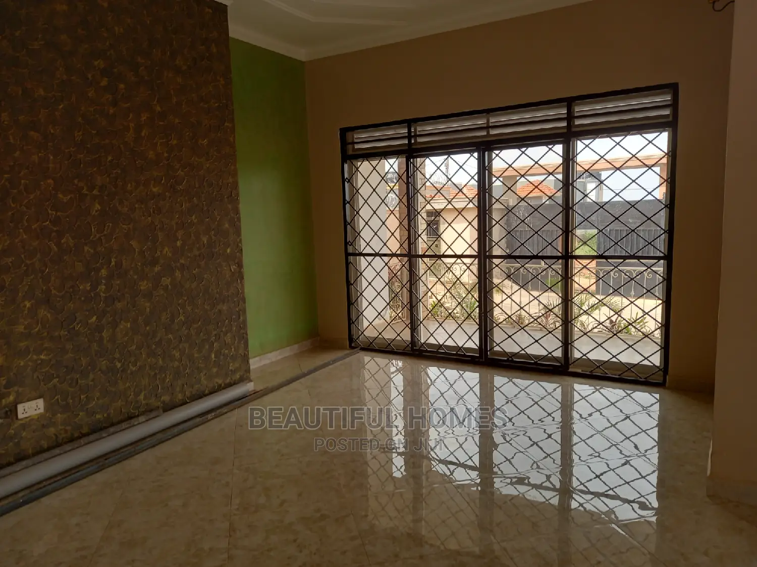 Furnished 4bdrm Maisonette in Kira for Sale