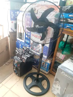 Stand Fan DPLIGHT