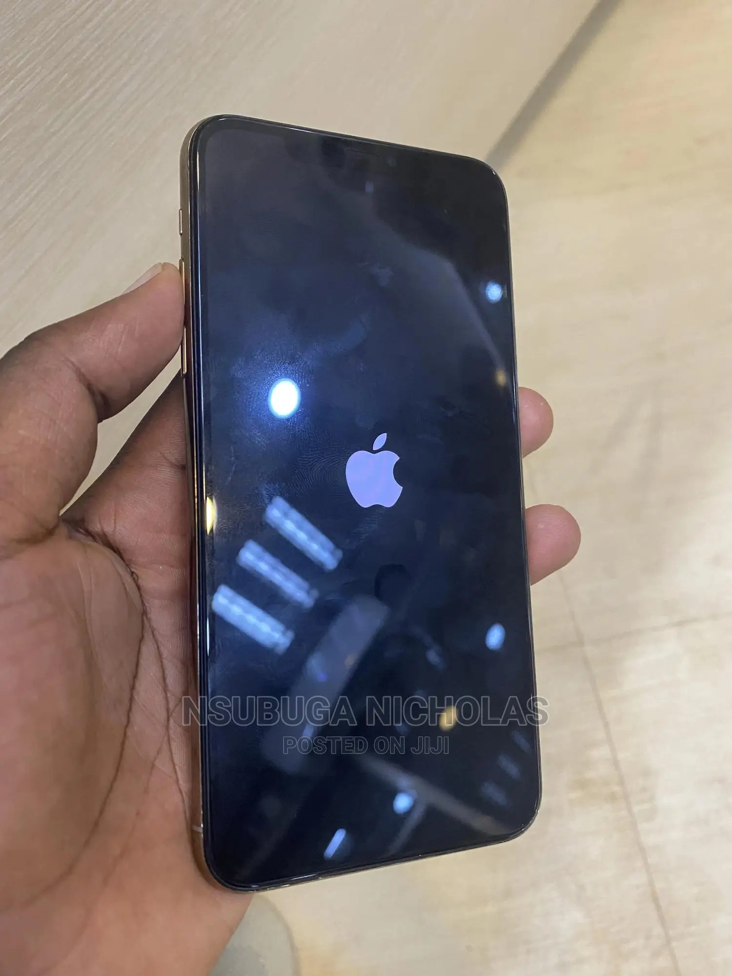 Apple iPhone 11 Pro Max 64 GB Gold