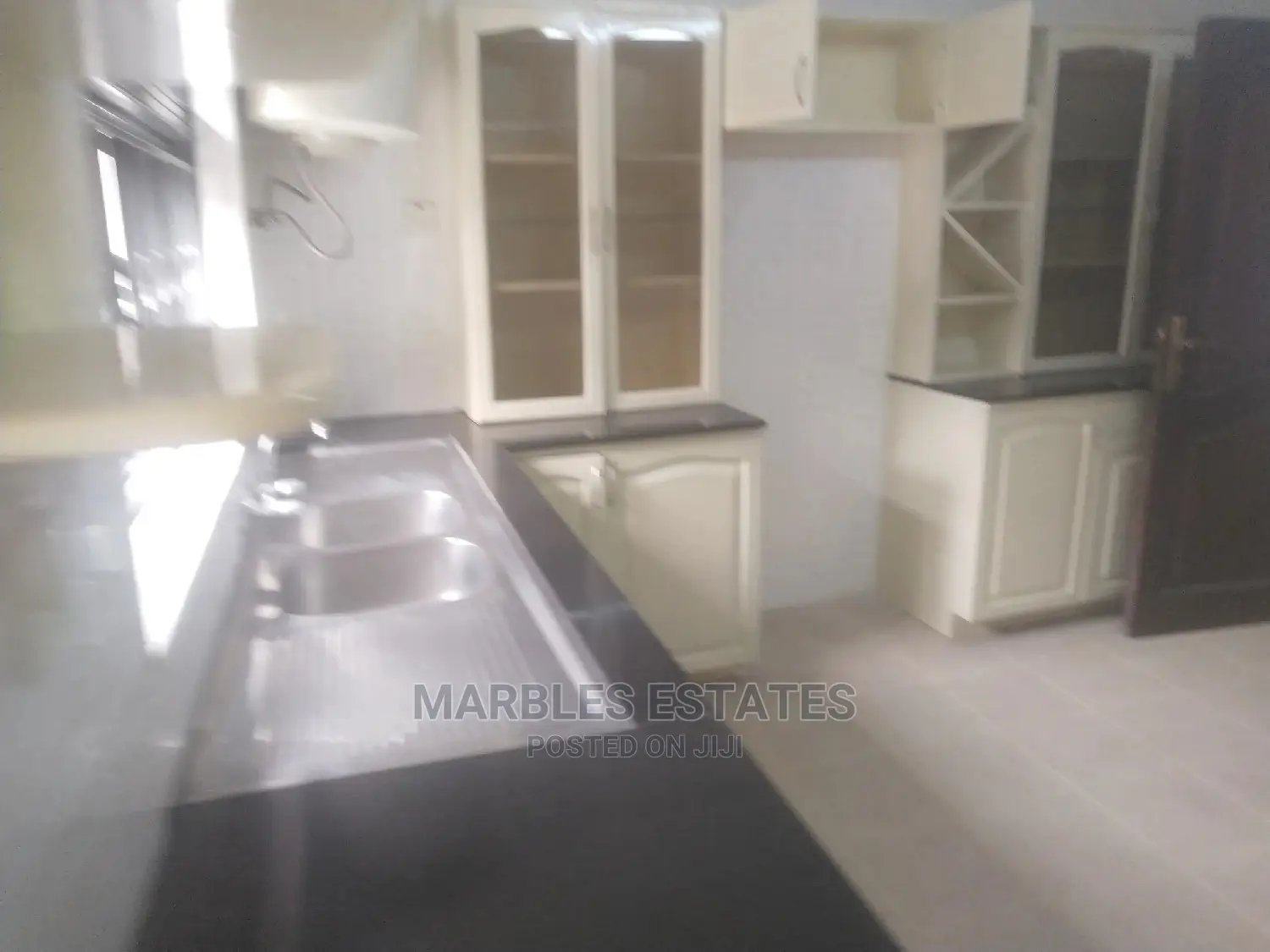 4bdrm Apartment in Kololo, Central Division for Rent