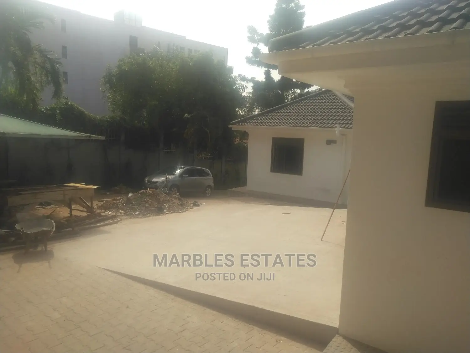 4bdrm Bungalow in Mbuya, Central Division for Rent