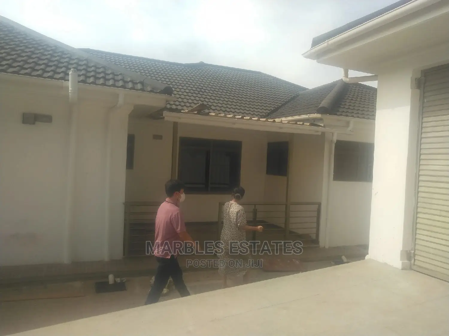 4bdrm Bungalow in Mbuya, Central Division for Rent
