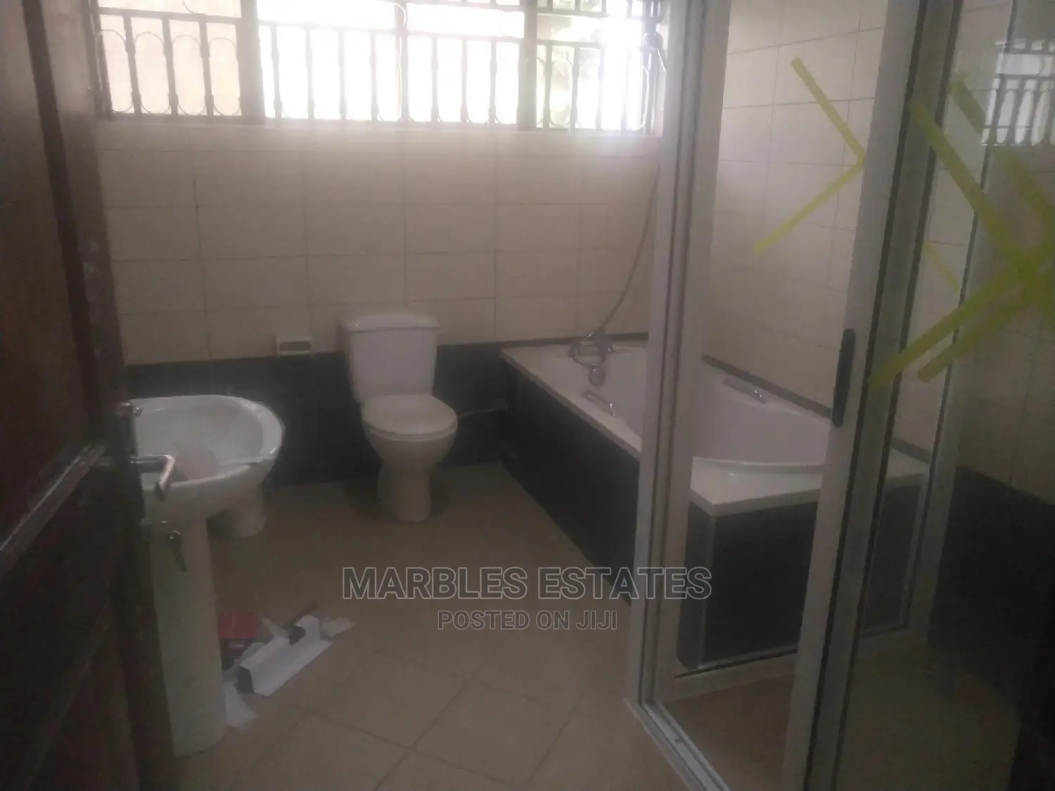 4bdrm Bungalow in Mbuya, Central Division for Rent
