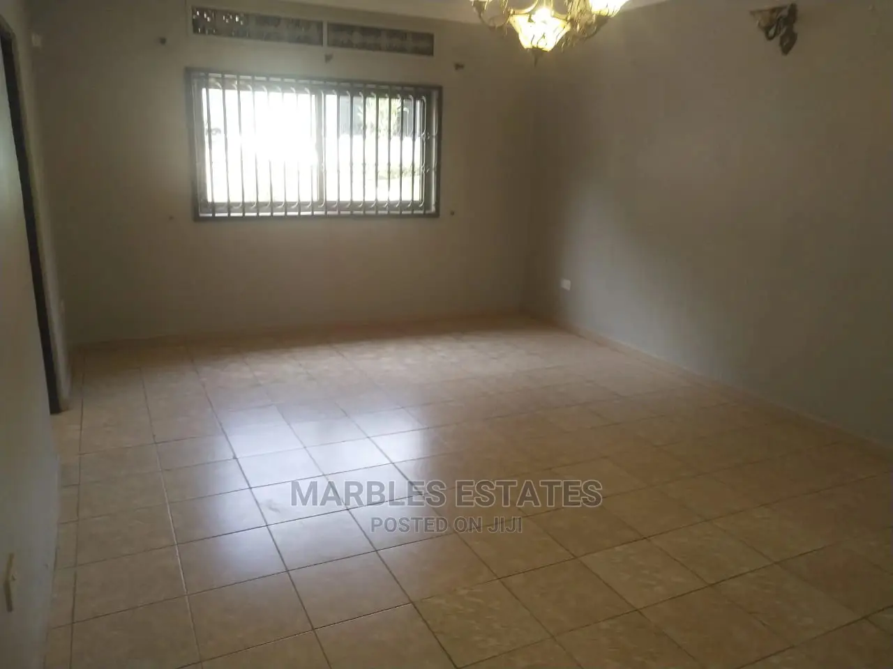 6bdrm Bungalow in Mbuya, Central Division for Rent