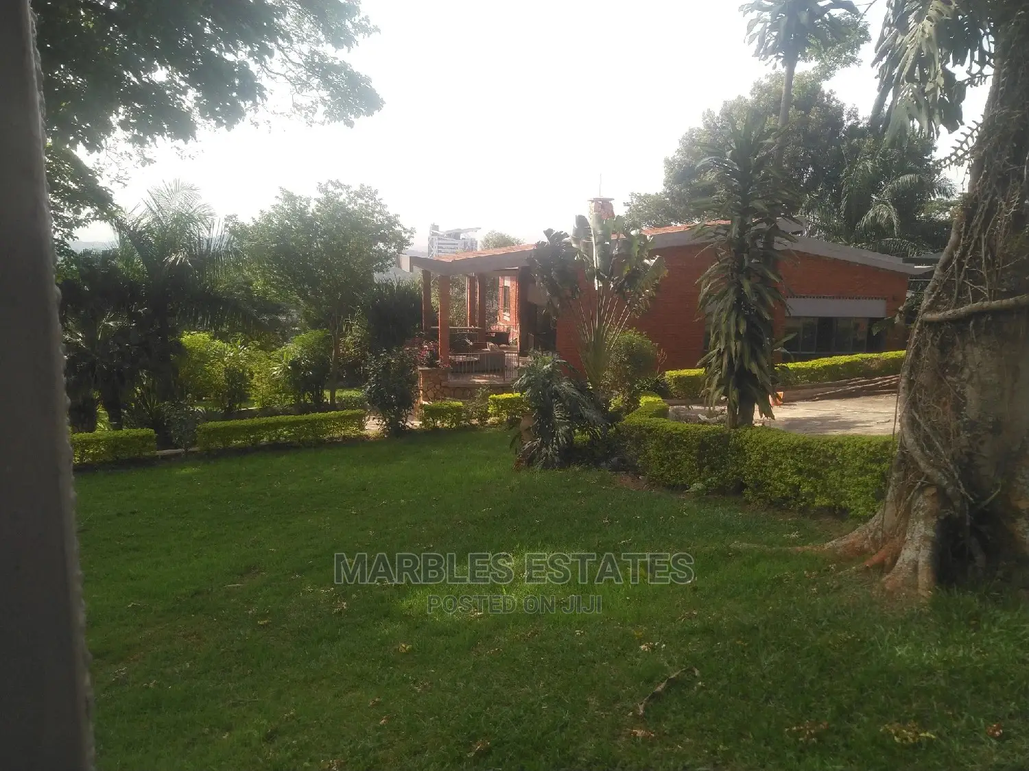 6bdrm Bungalow in Mbuya, Central Division for Rent