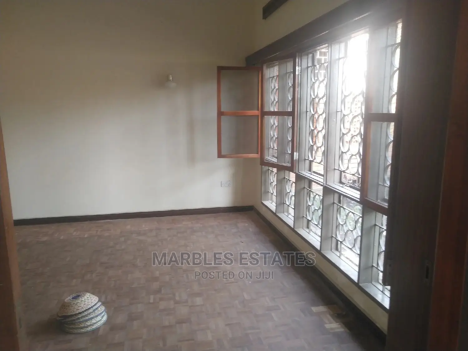 6bdrm Bungalow in Mbuya, Central Division for Rent