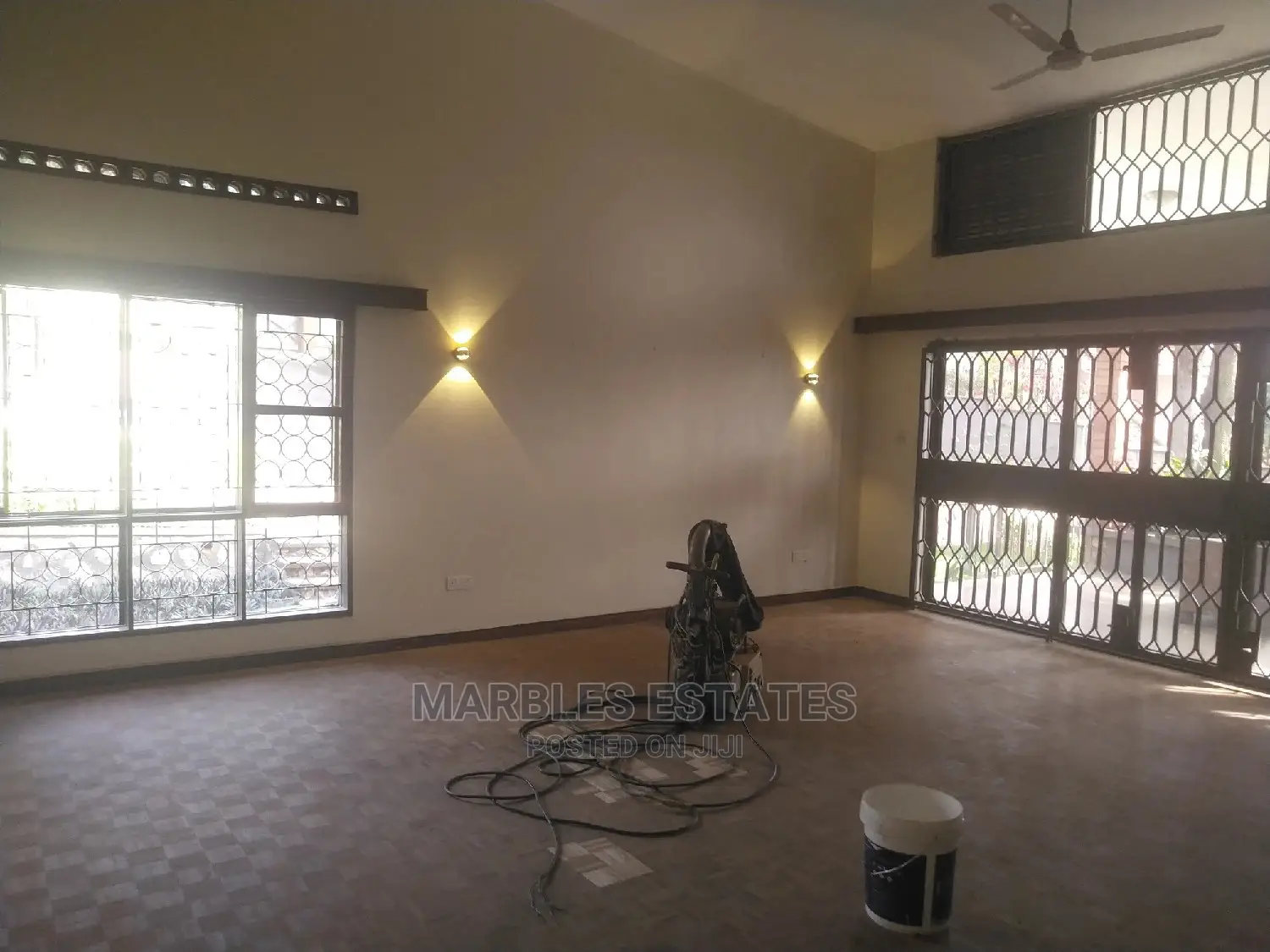 6bdrm Bungalow in Mbuya, Central Division for Rent