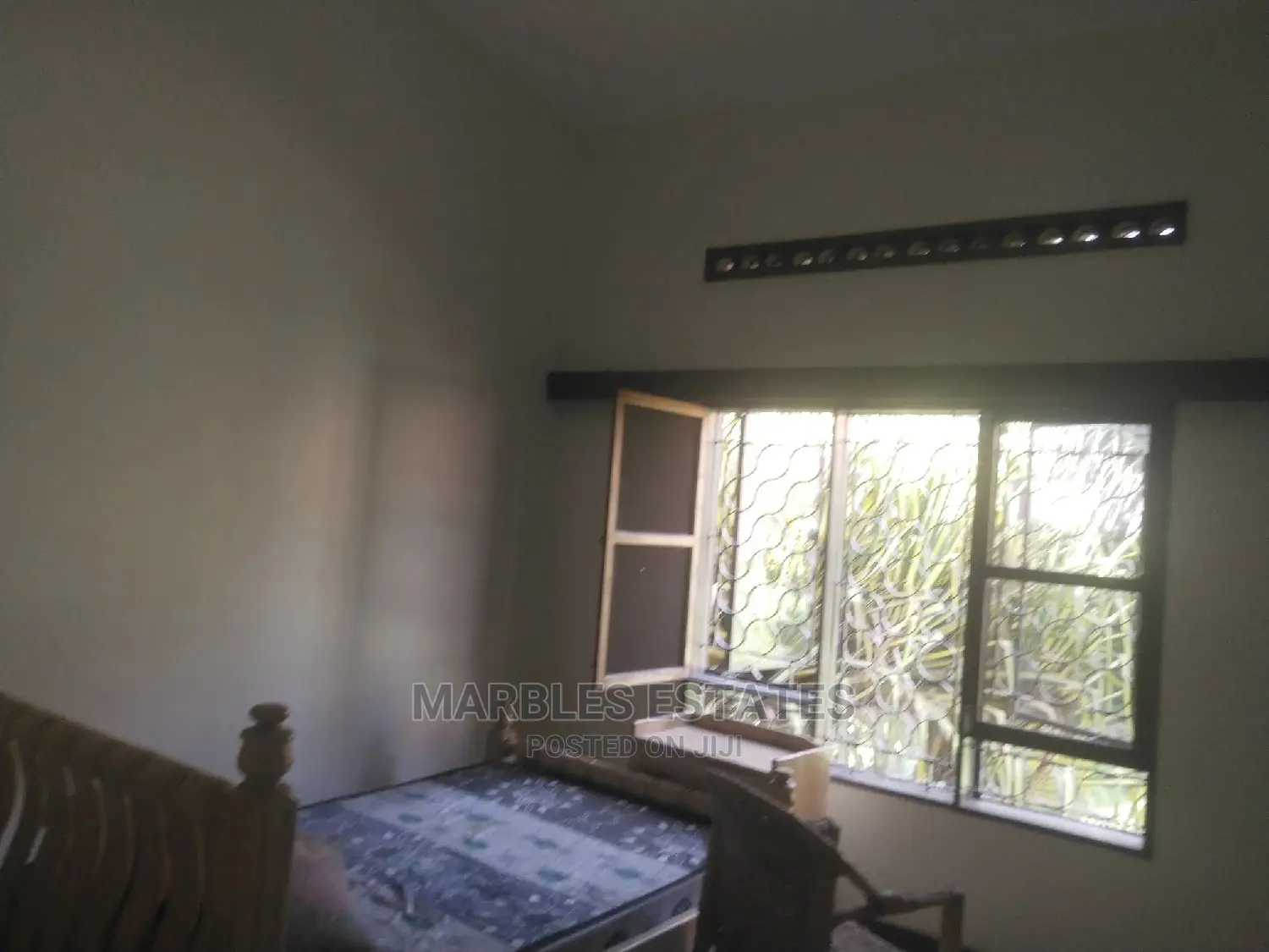 6bdrm Bungalow in Mbuya, Central Division for Rent