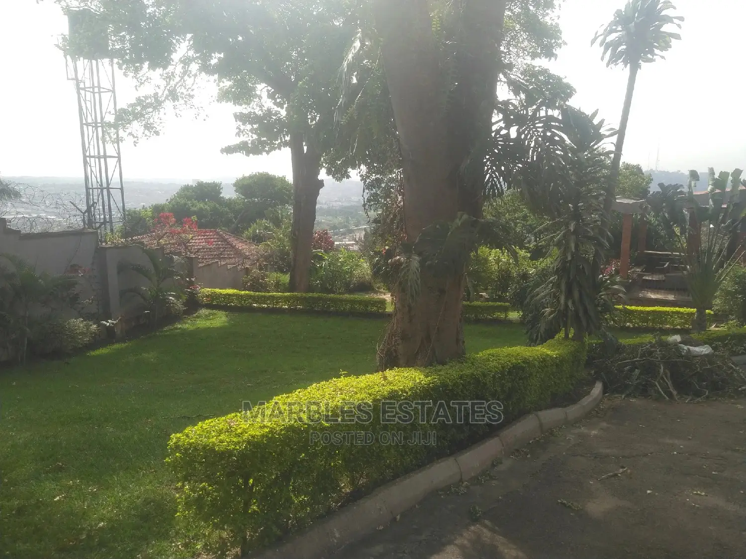 6bdrm Bungalow in Mbuya, Central Division for Rent