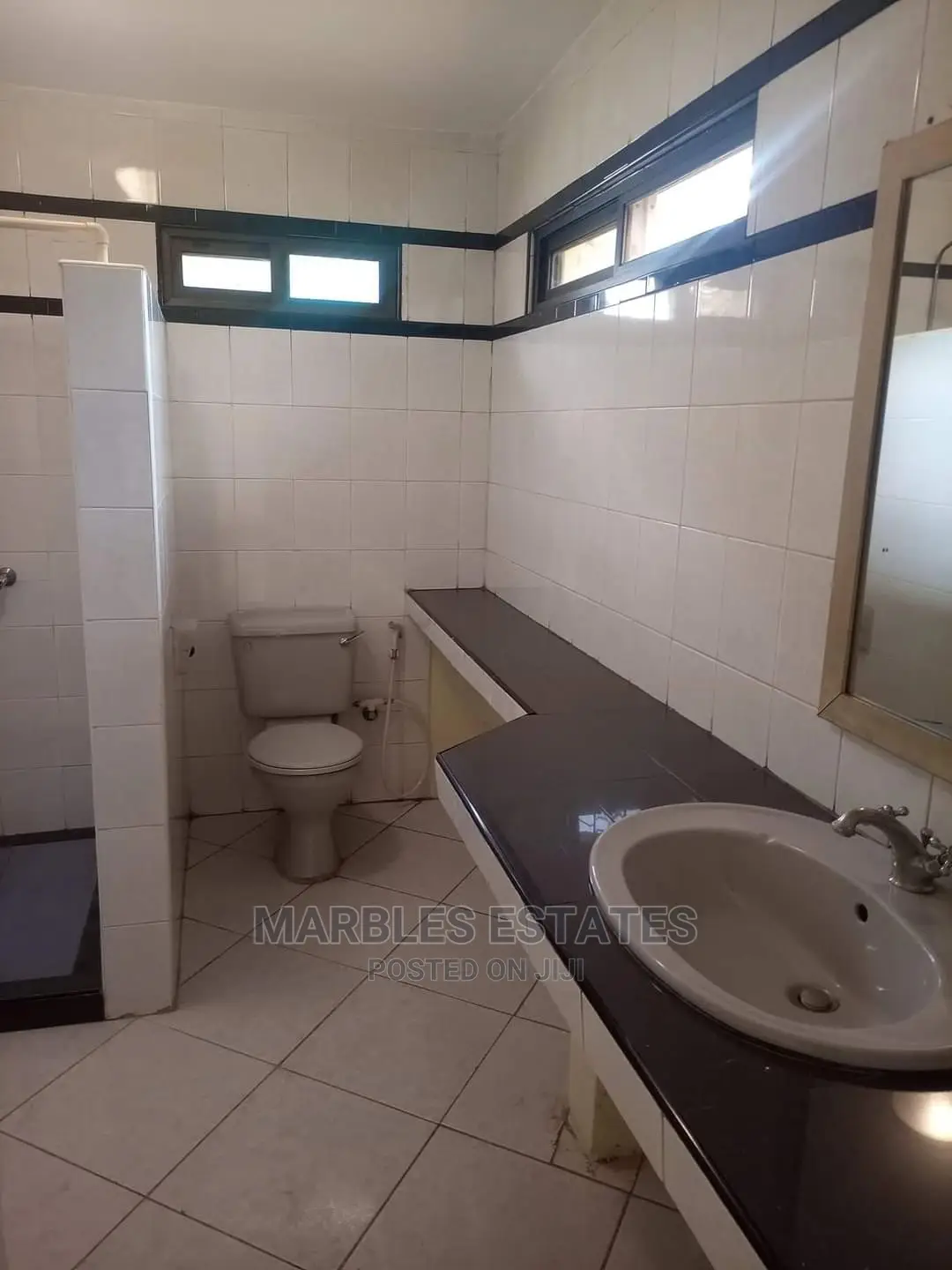 5bdrm Bungalow in Bugolobi, Central Division for Rent