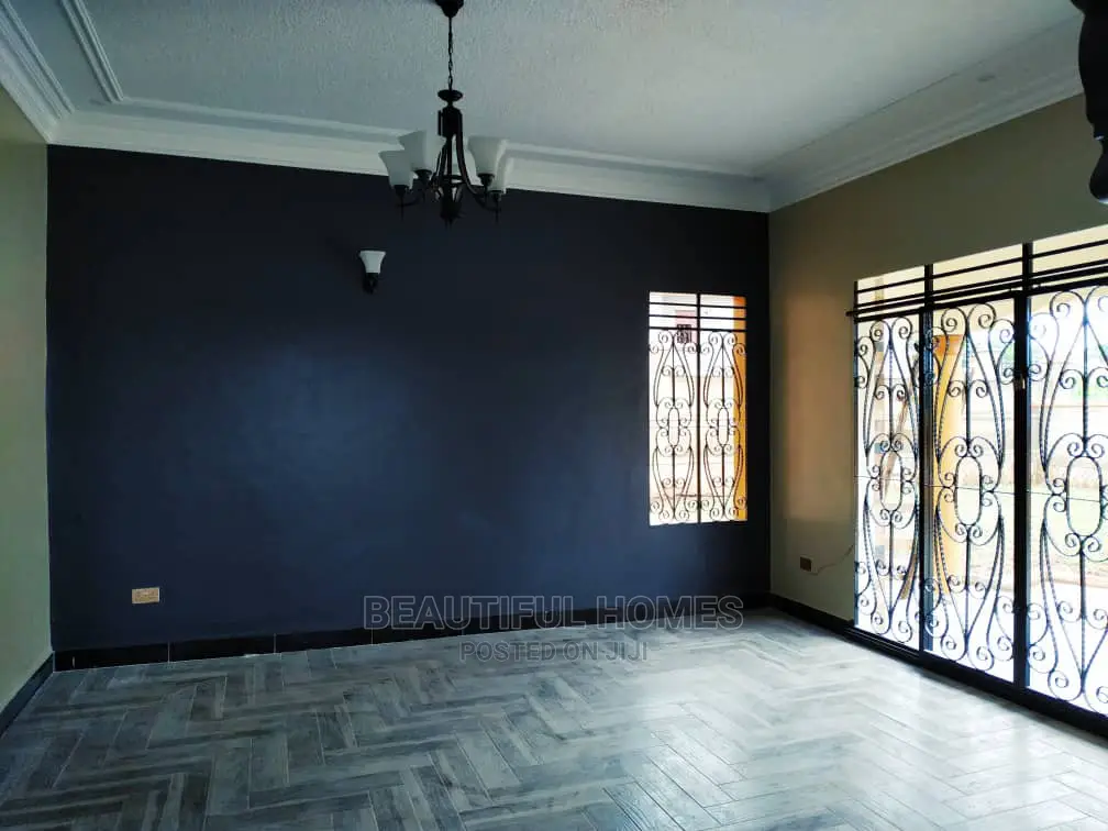 Furnished 4bdrm House in Kira for Sale