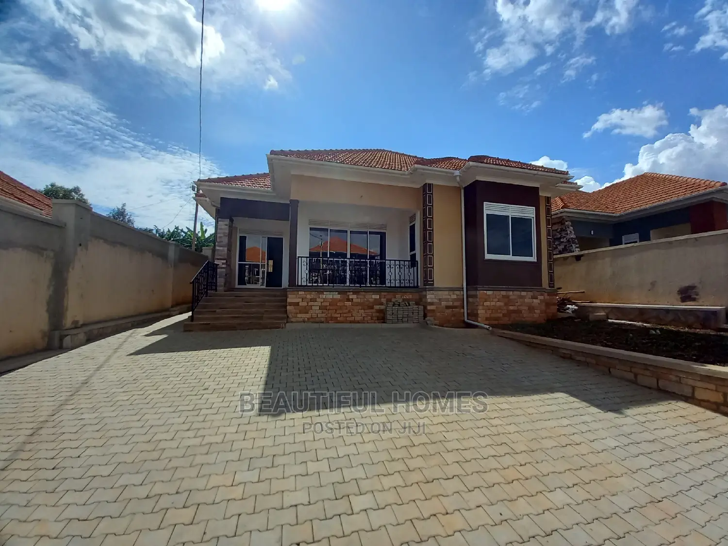 Furnished 4bdrm Bungalow in All Tarmack, Kira for Sale