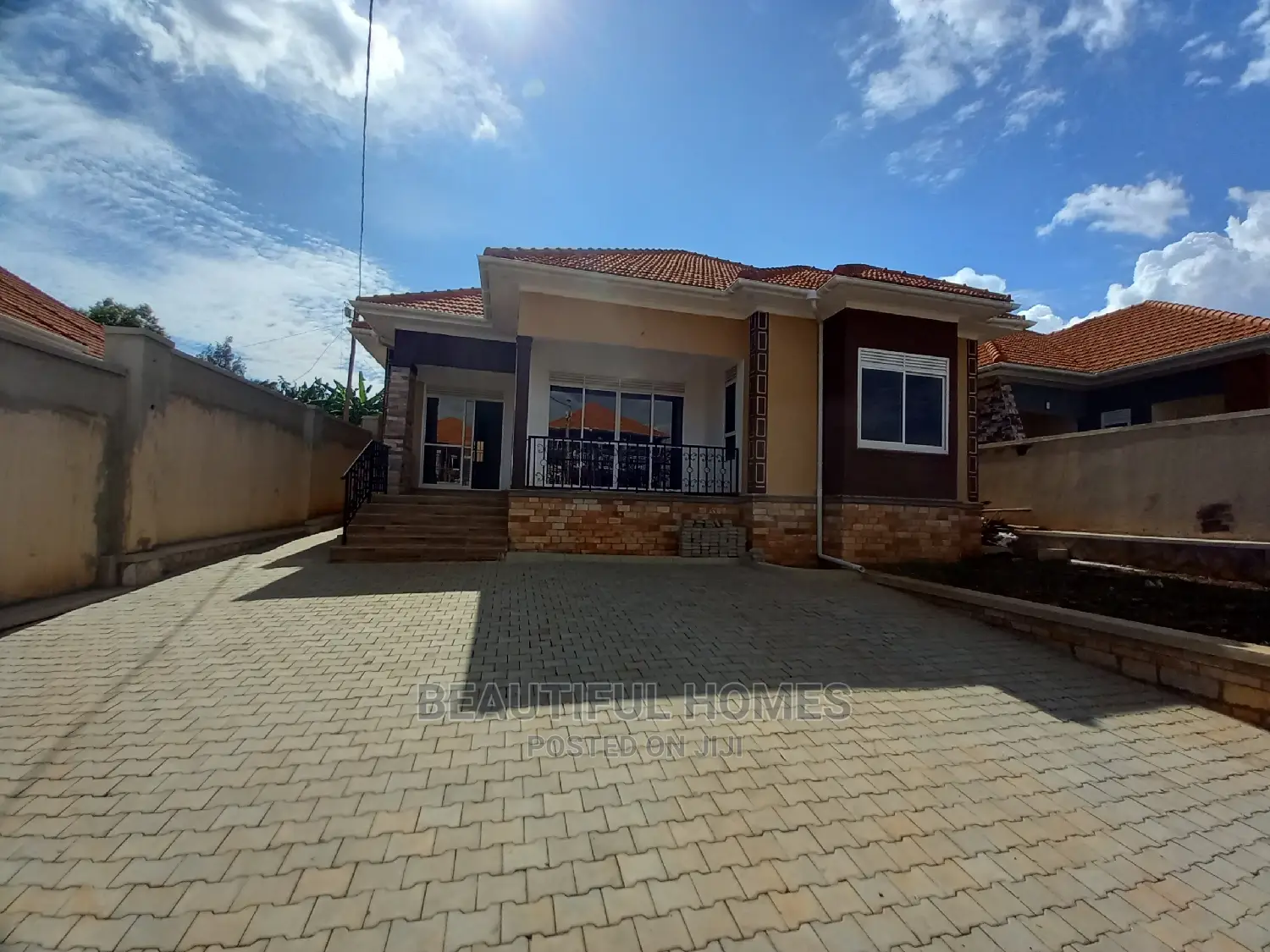 Furnished 4bdrm House in Kira for Sale