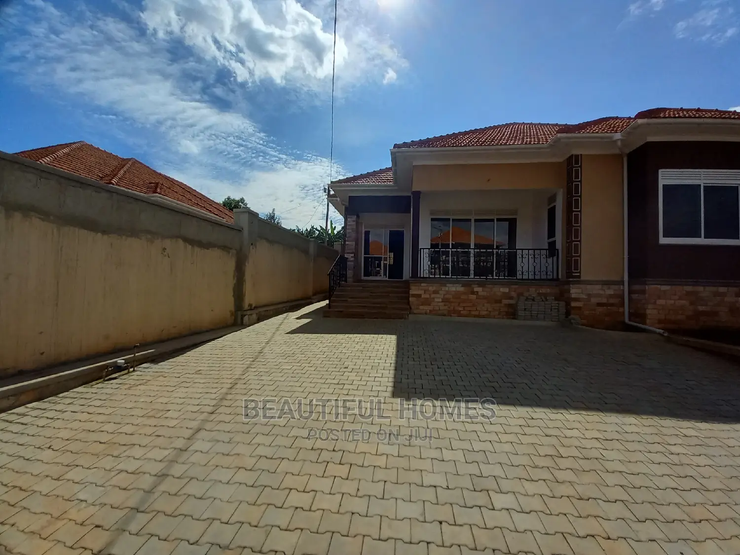Furnished 4bdrm House in Kira for Sale