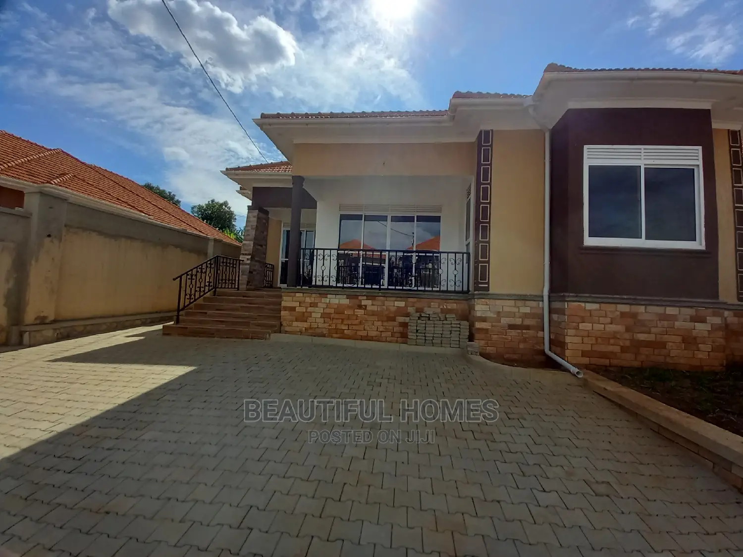 Furnished 4bdrm House in Kira for Sale