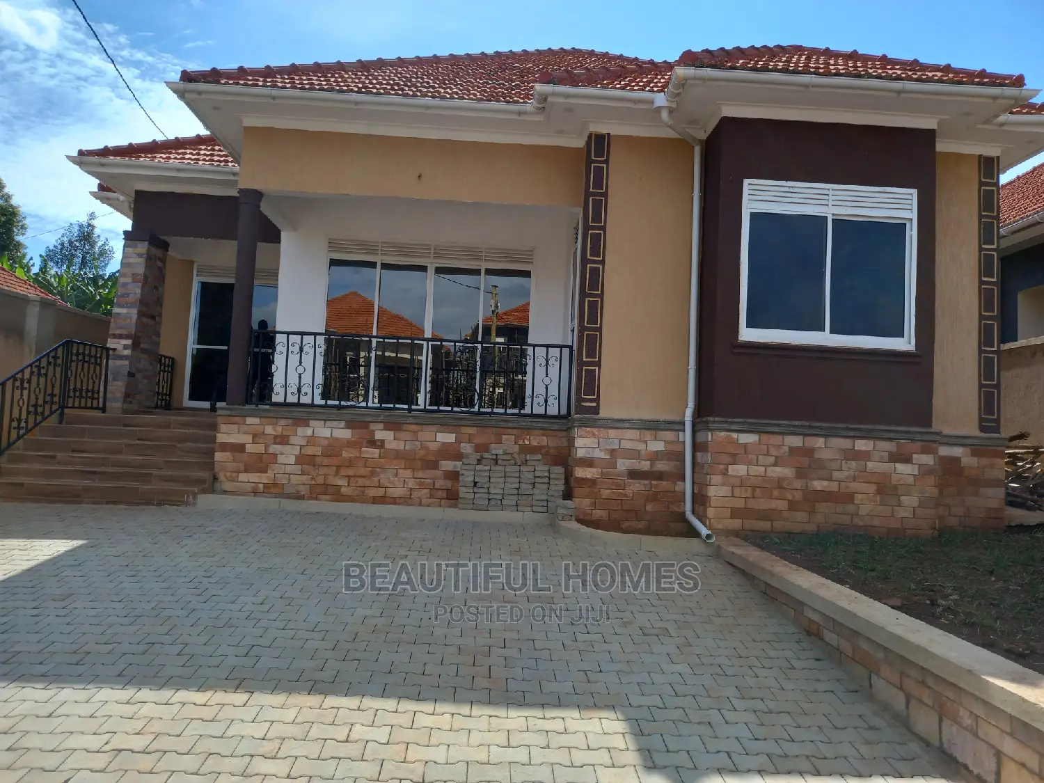 Furnished 4bdrm House in Gated Estate, Kira for Sale