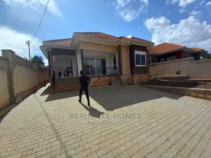 Furnished 4bdrm House in Gated Estate, Kira for Sale