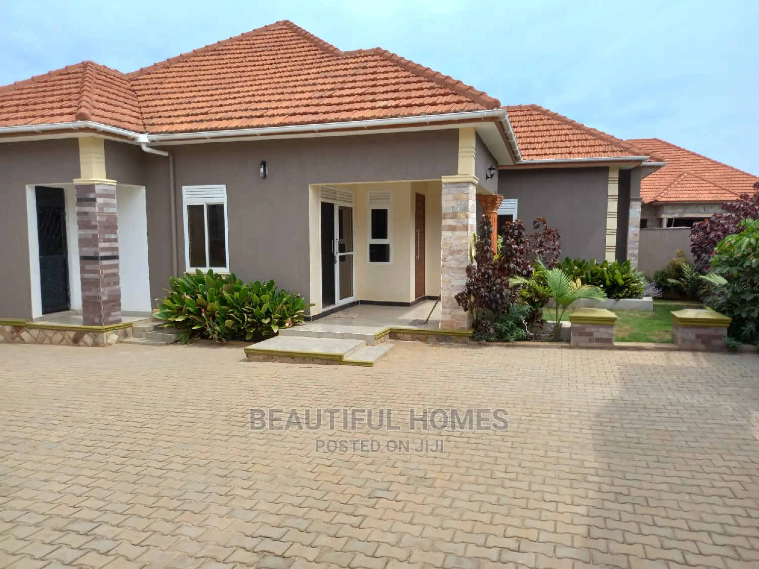 Furnished 4bdrm House in Kira Corporate for Sale