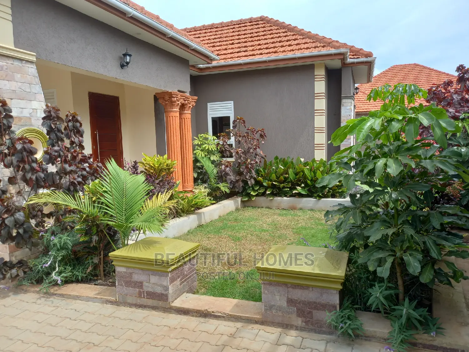 Furnished 4bdrm House in Kira Corporate for Sale