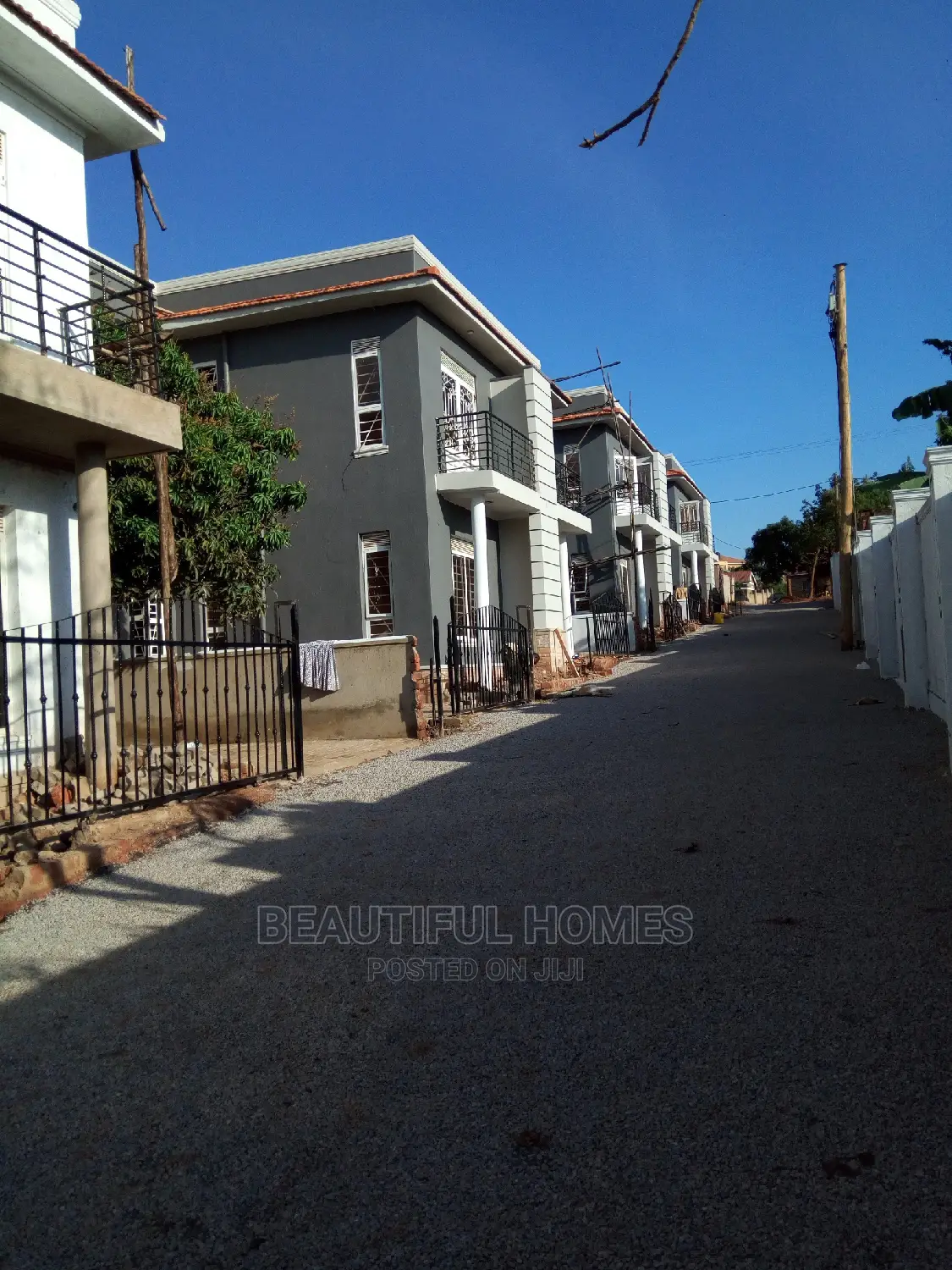 Furnished 4bdrm Villa in Kira for Sale