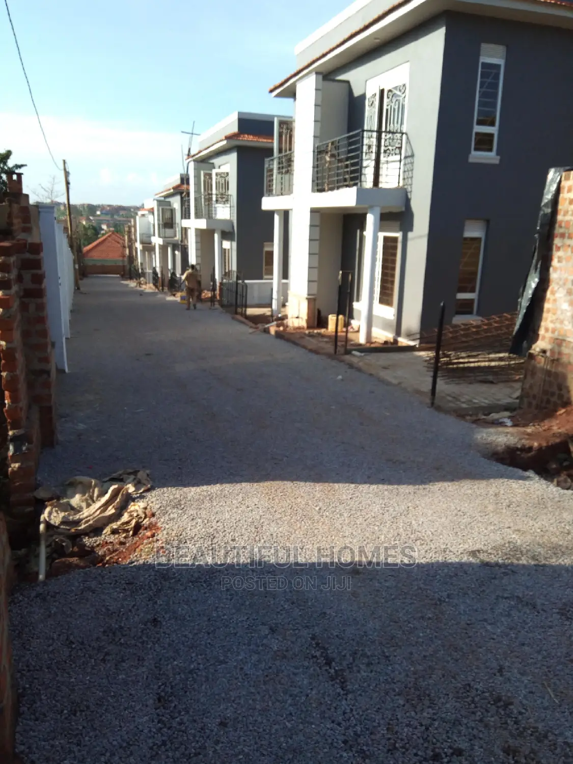 Furnished 4bdrm Villa in Kira for Sale