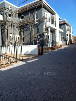 Furnished 4bdrm Villa in Kira for Sale