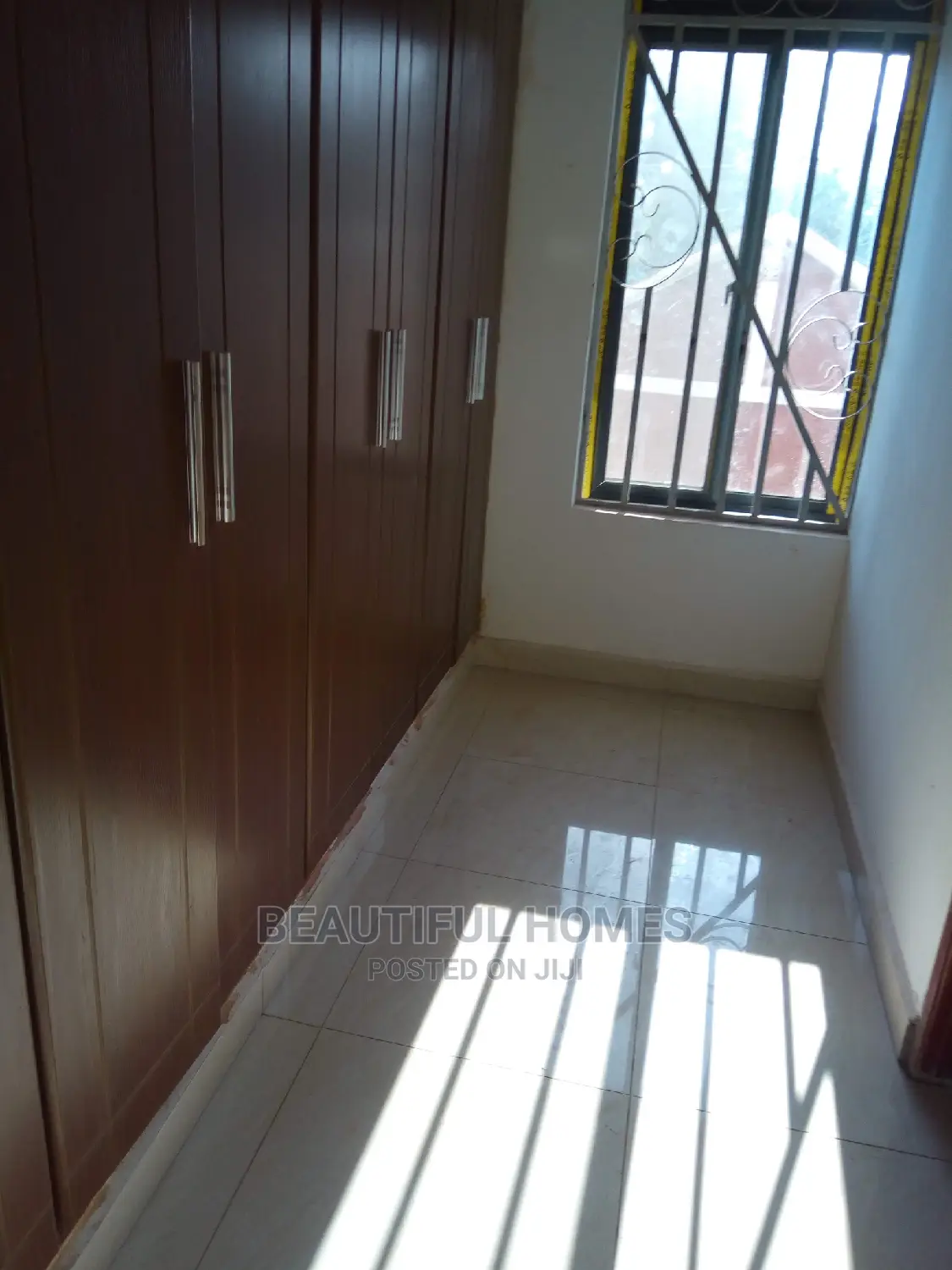 Furnished 4bdrm Villa in Kira for Sale