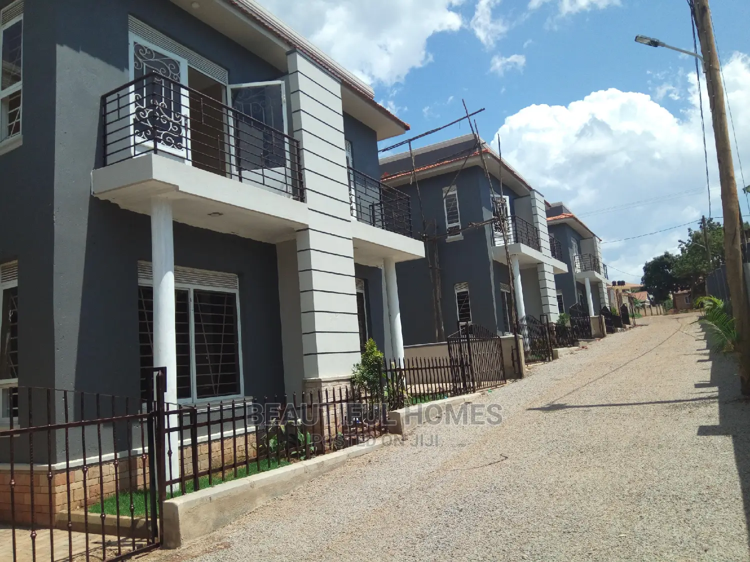 Furnished 4bdrm Villa in Ministers Village, Kira for Sale