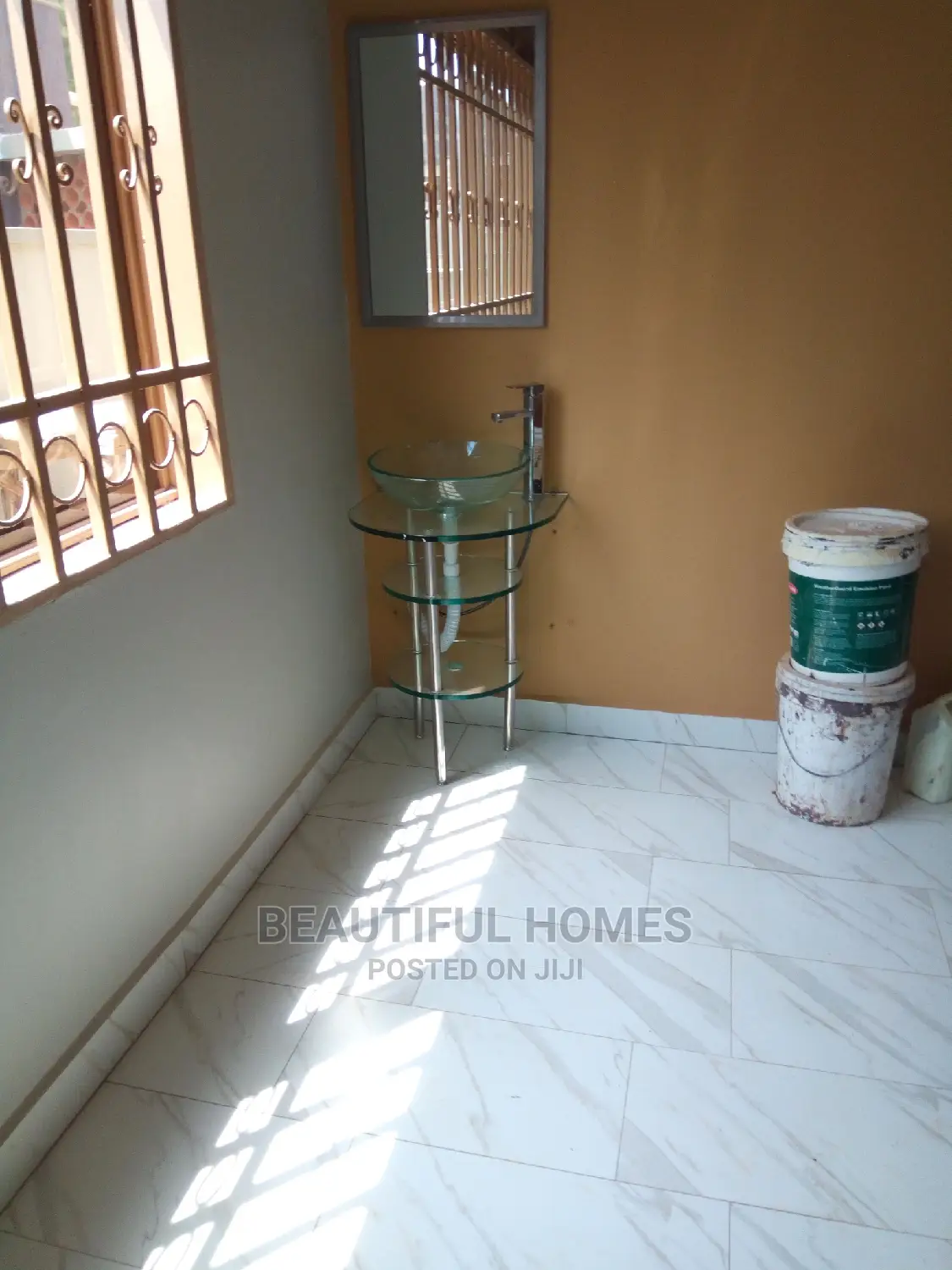 Furnished 1bdrm Apartment in Kira for Sale