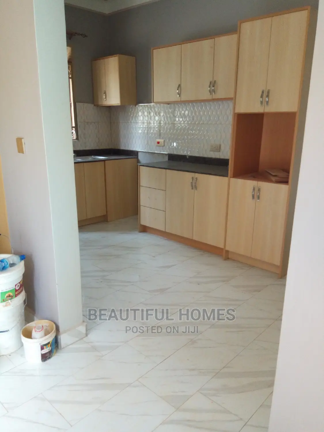 Furnished 1bdrm Apartment in Kira for Sale
