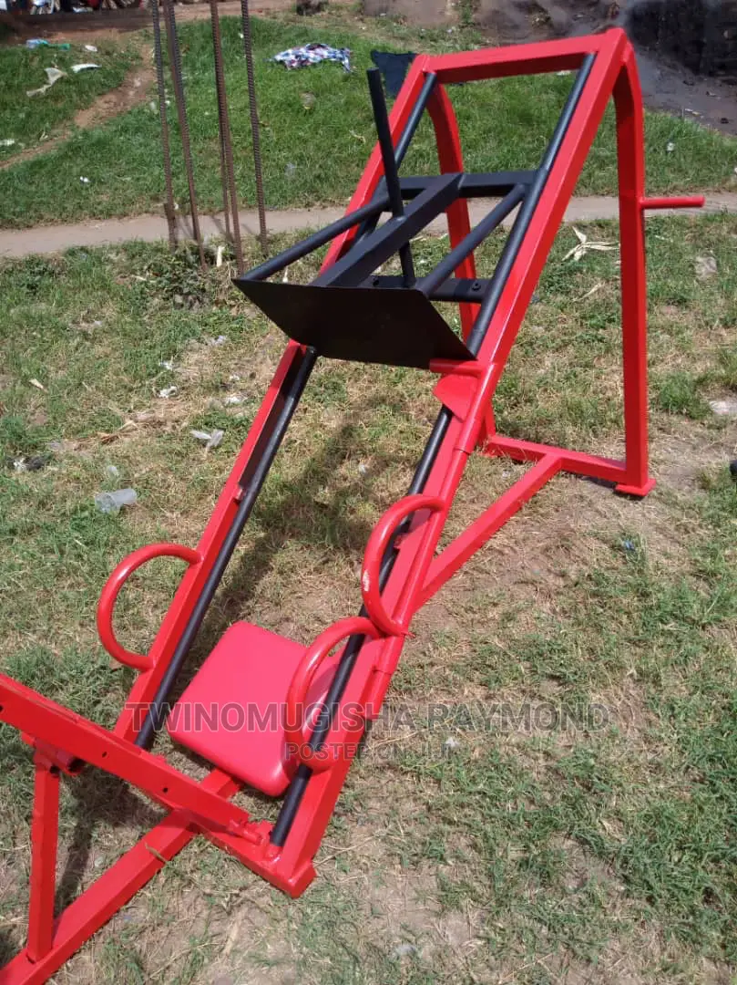 Gym Leg Press Machine