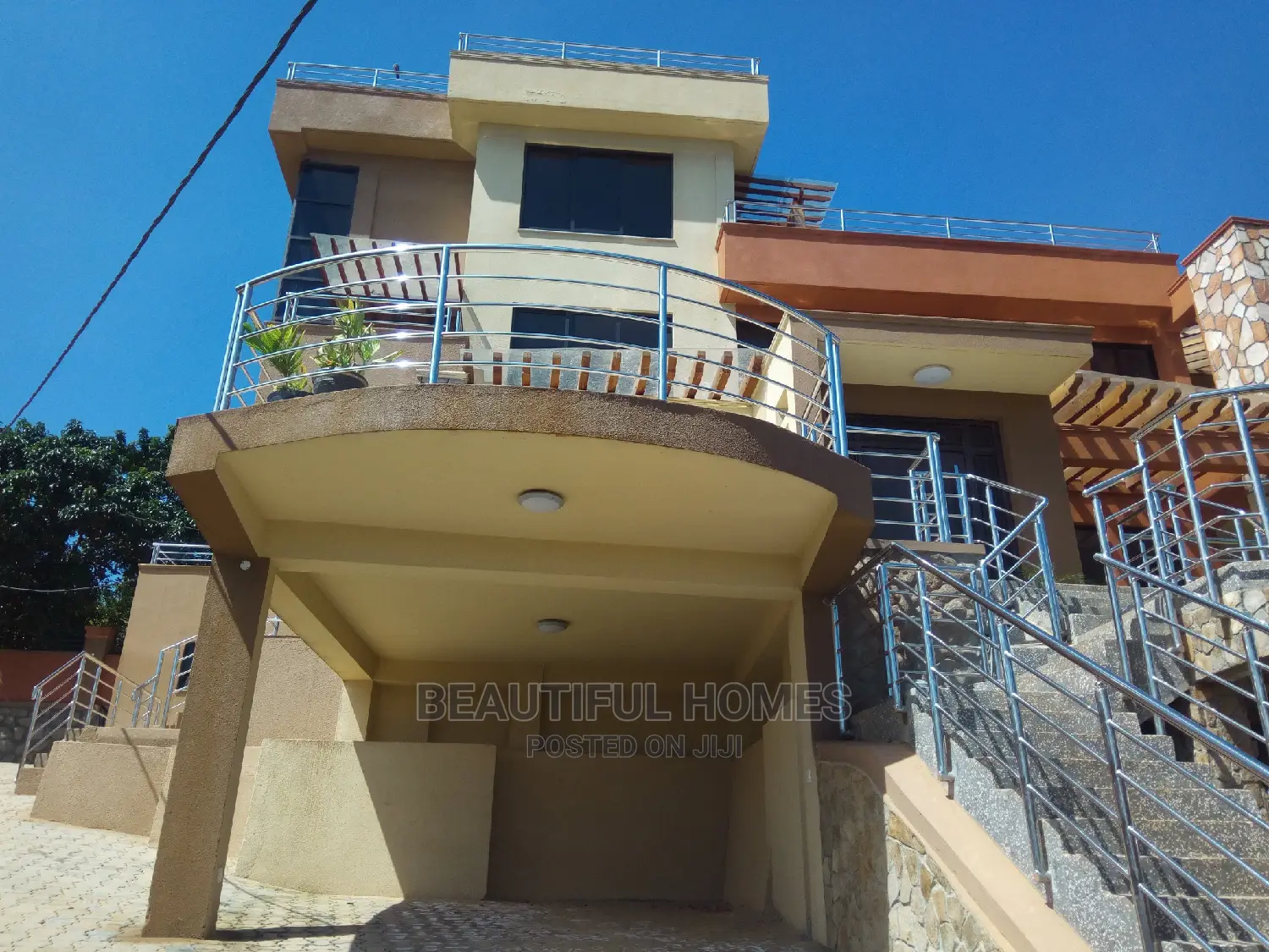 Furnished 7bdrm Mansion in Munyonyo, Makindye for Sale