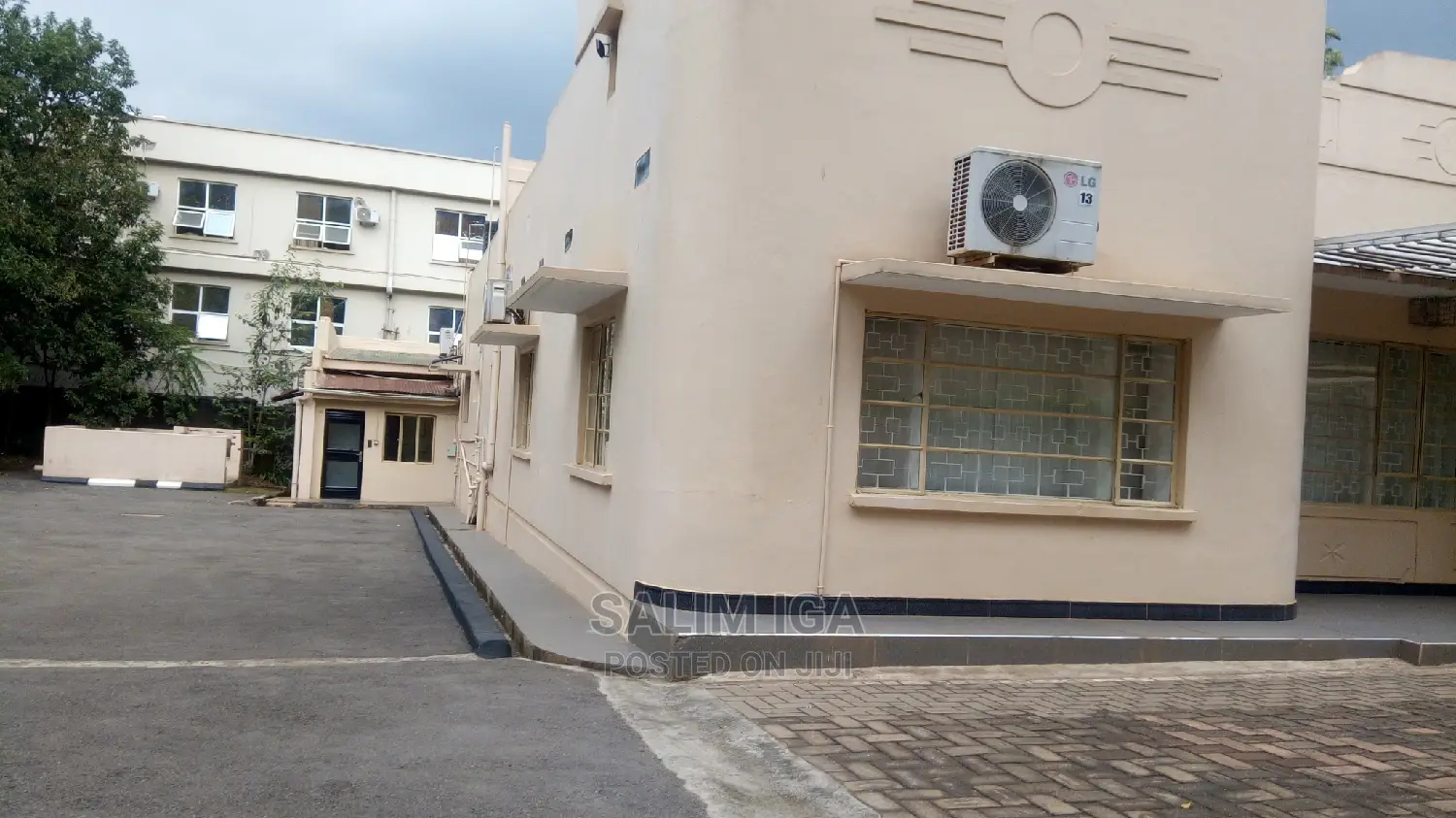 8bdrm Bungalow in Kololo Property, Central Division for Rent