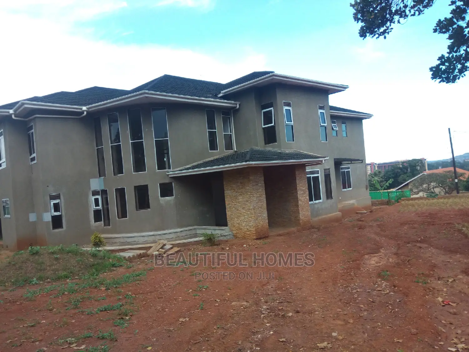 Furnished 7bdrm Mansion in Naguru, Nakawa for Sale