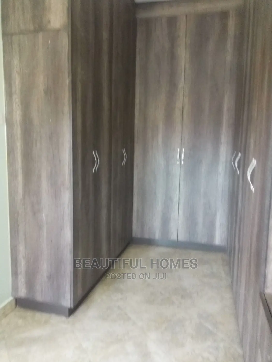 Furnished 4bdrm House in Kira for Sale