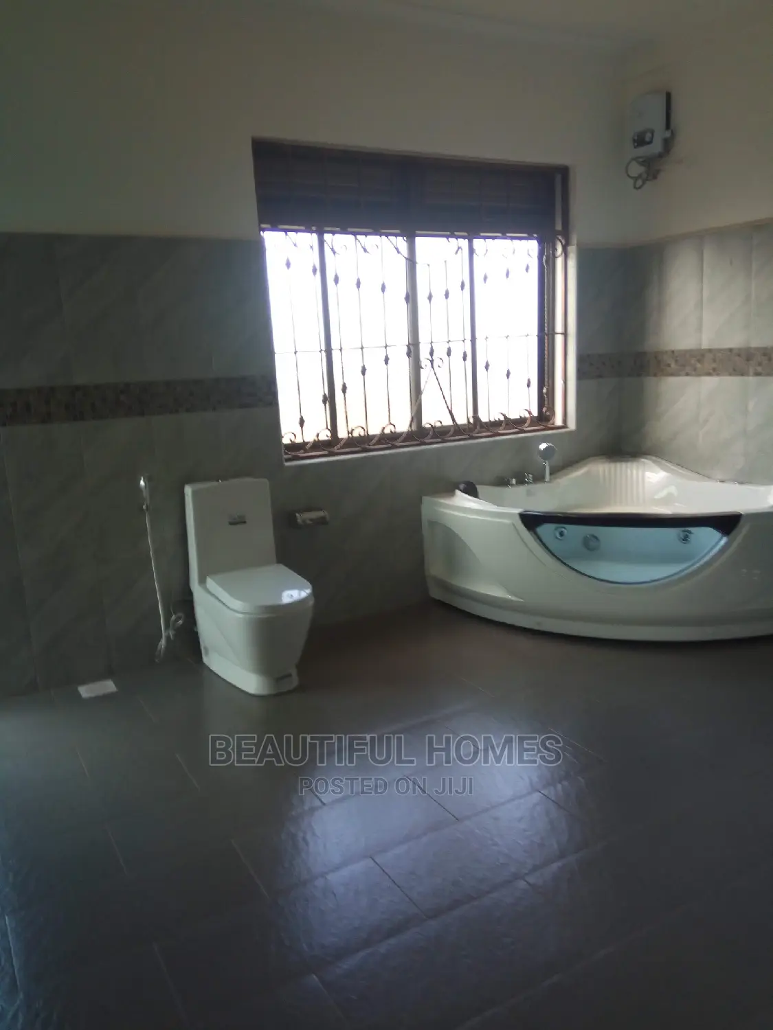 Furnished 4bdrm House in Kira for Sale