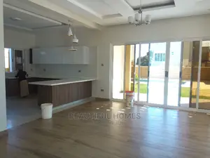 Furnished 6bdrm Mansion in Munyonyo, Makindye for Sale