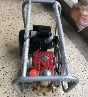 Electric Car Washer With a V45 Power Sprayer