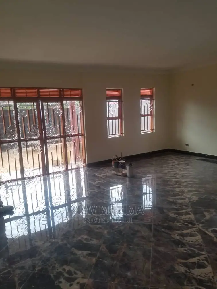 3bdrm Bungalow in Busabaala After One, Division B for Sale