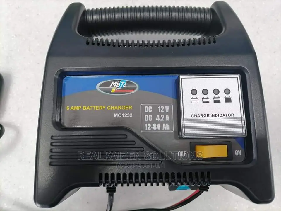 MOTO-QUIP 8 Amp Battery Charger 6V/12V