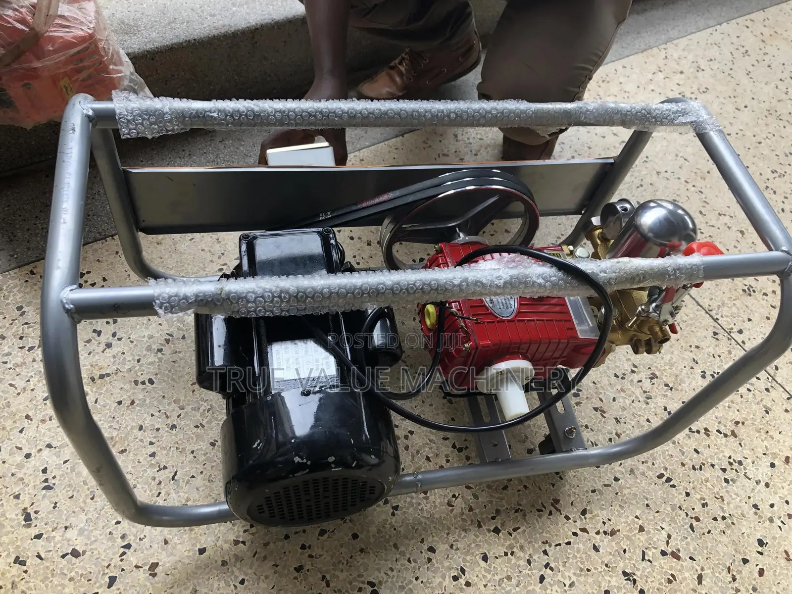 Electric Car Washer With a V45 Power Sprayer